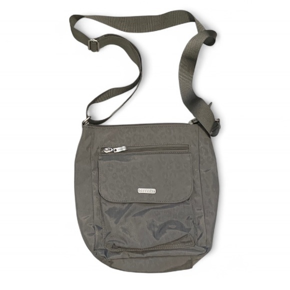 Baggalini Handbags - Baggalini Gray Leopard Print Crossbody Bag